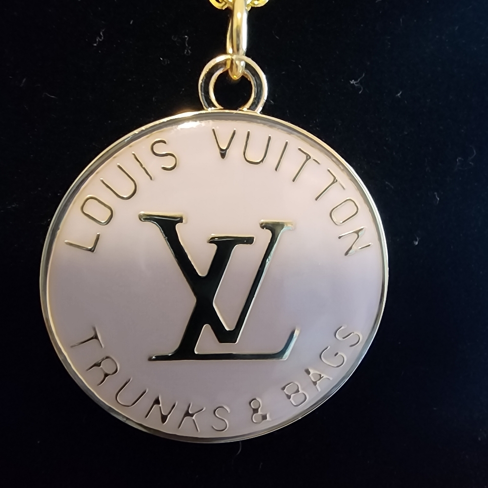 Louis Vuitton auth trunks and bags charm, lavender, goldtone